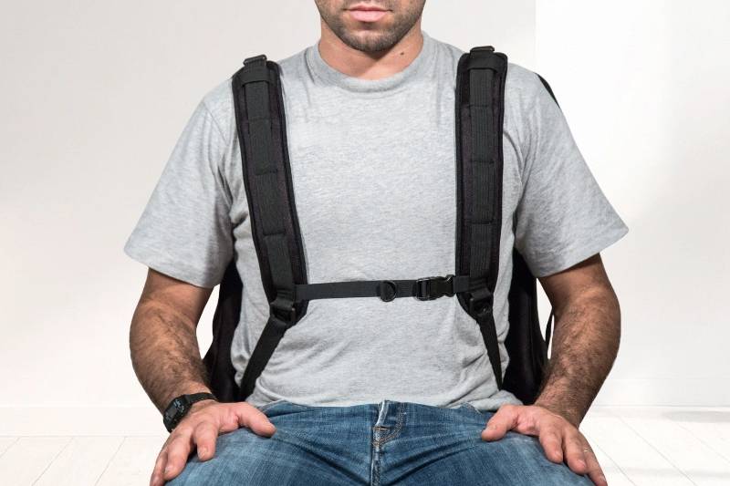 Bretellaggio di retrazione con tiranti elastici ed aggancio pettorale